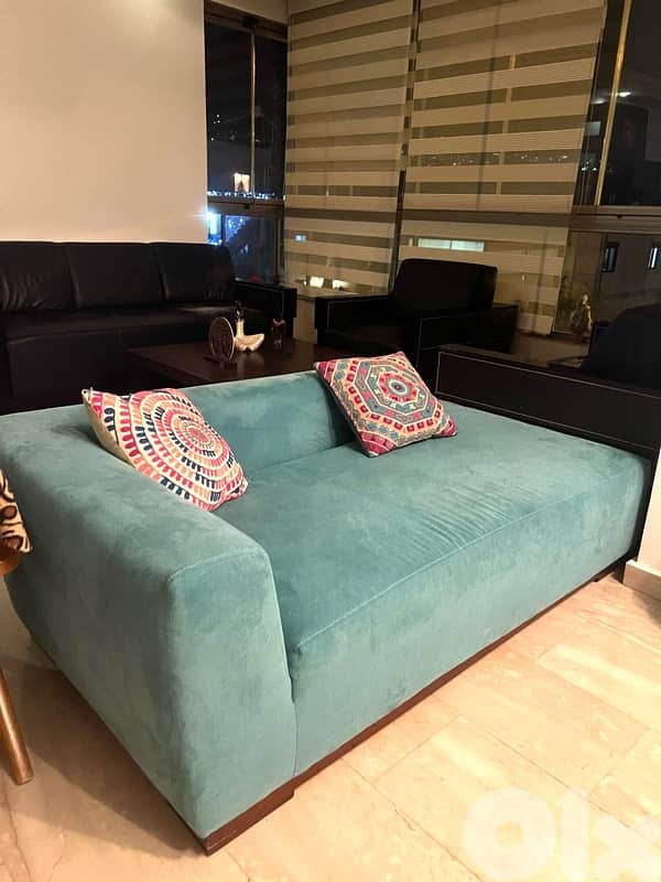 2 lounge 1