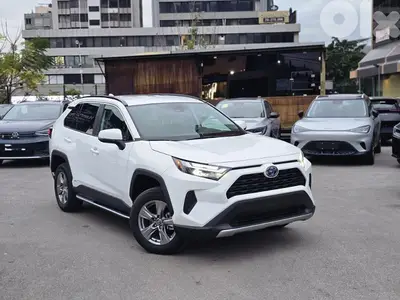 Toyota Rav4 Hybrid 2024 New 4wd XLE FULL OPTIONS 450km bl 20 liters Toyota Rav4 Hybrid 2024 New 4wd XLE FULL OPTIONS 450km bl 20 liters