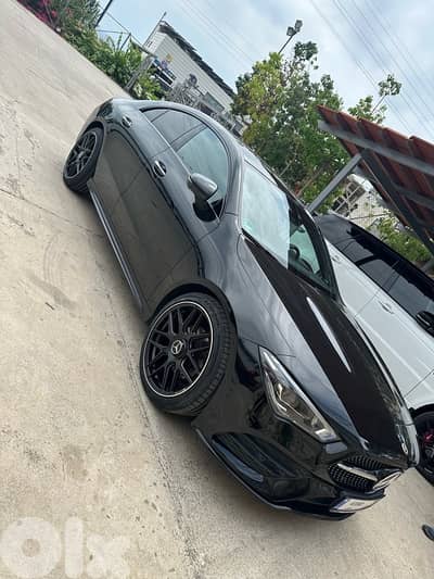 Mercedes-Benz CLA-Class 2021 amg package