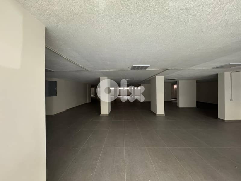 SPACIOUS SHOWROOM FOR RENT IN AIN EL TINEH PRIME | 900SQ | JNR-464 0