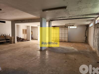 RWK136GZ - Situated in a Calm Residential area, this Villa in Kfardebi