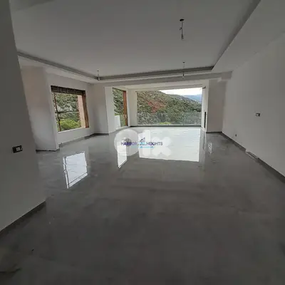Apartment for sale in Baabdat شقة للبيع في بعبدات