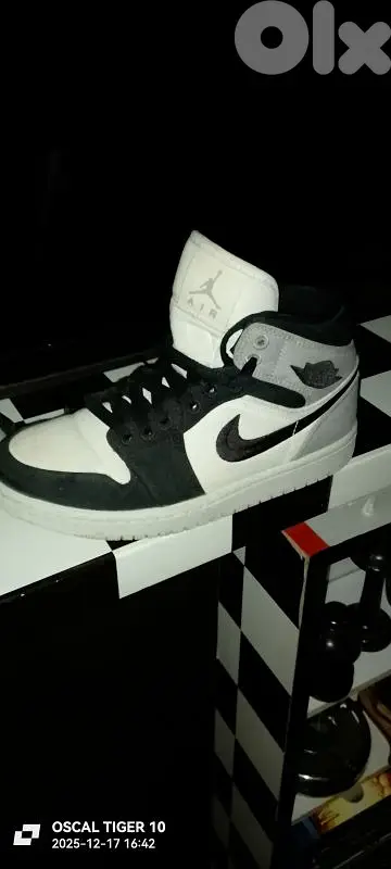 AIR JORDAN 1 MID SE Top LIMITED EDITION made in Vietnam