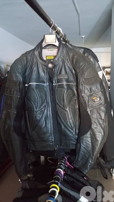 moto vest and pants 20$ 0