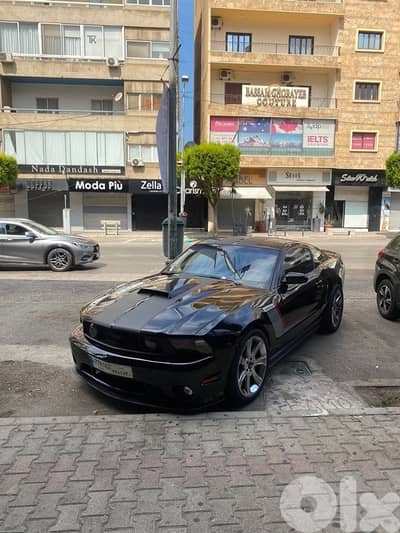 Ford Mustang GT 2010 v8