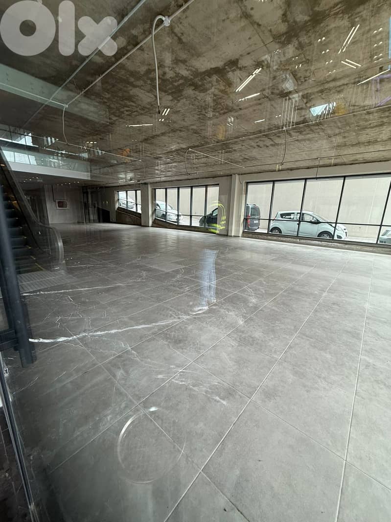 AMAZING SHOWROOM FOR RENT IN BAABDA PRIME 500Sq, (BAR-263) 0
