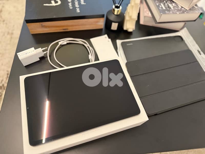 xiaomi ipad new black color with original box and cover+ 1 cover 0