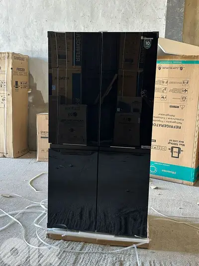 Refrigerator Hisense 33ft Black براد هايسنس أسود زجاج إنفرتر