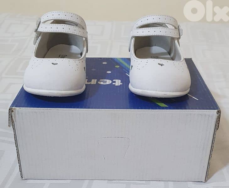 Baby shoes  white original leather  &  used  one  time  only  size  21 3