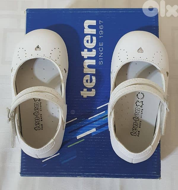 Baby shoes  white original leather  &  used  one  time  only  size  21 6