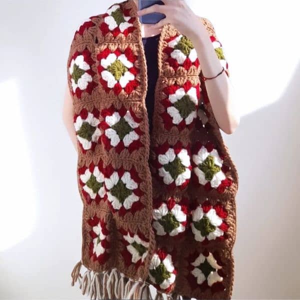 handmade crochet grannysquare scarf 1