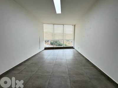 Office for rent in jdeideh مكتب للاجار في الجديدة