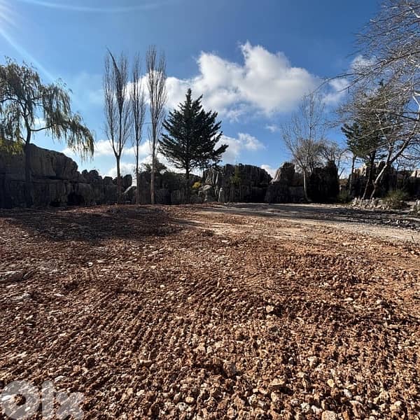 3,400 Sqm Land in Feytroun 1