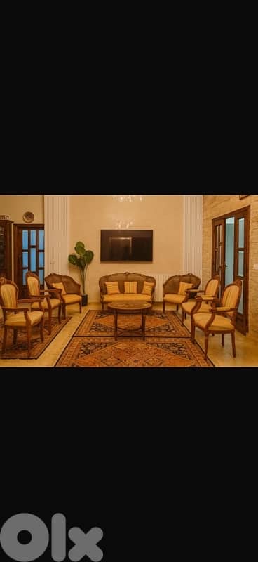 sofas & chairs 0