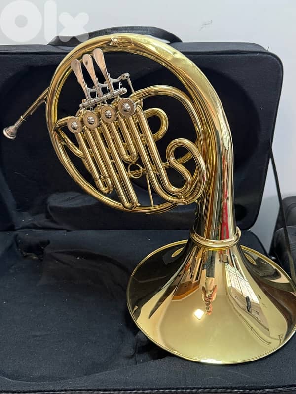 French horn second hand gold color 0