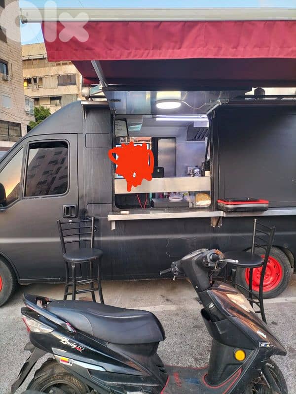 Fully Equipped Food Truck 0