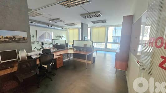 AH-HKL-436 Office 182 m² for Rent in Hamra – Commercial Building