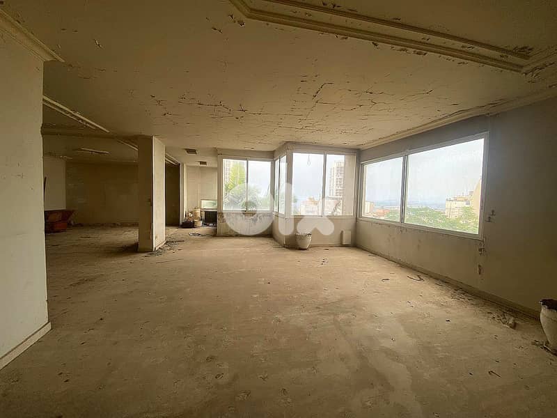 Apartment for sale in Sursock/ Spacious/ To be fully remodeled 0