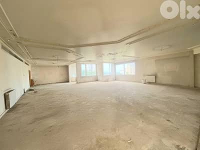 Apartment for sale in Sursock/ Spacious/ To be fully remodeled