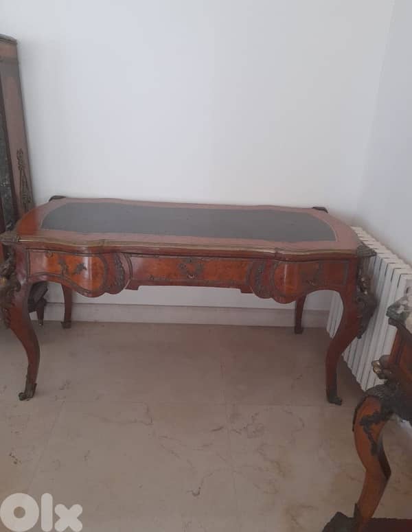 vintage table 0