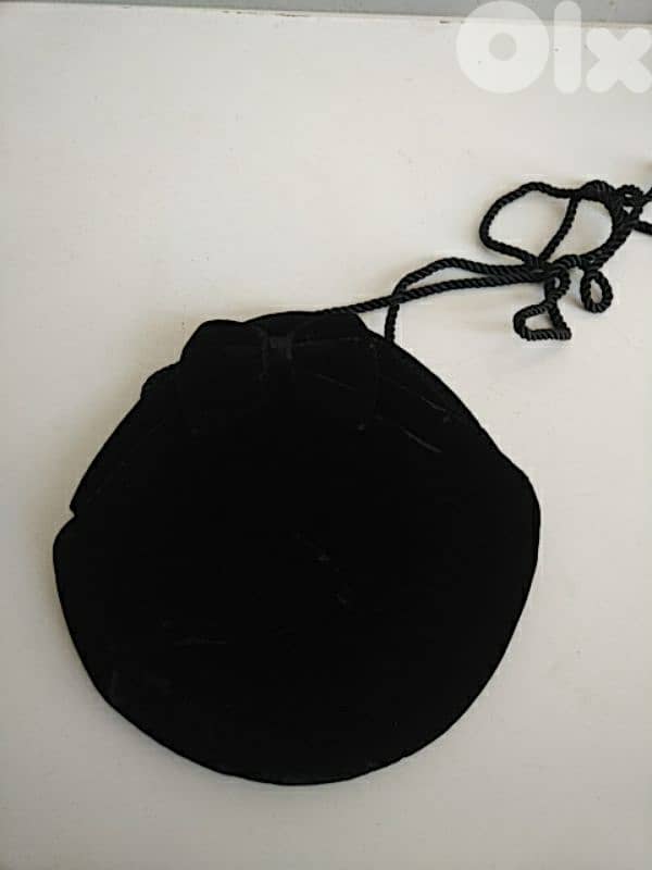 Small velvet handbag - Not Negotiable 0