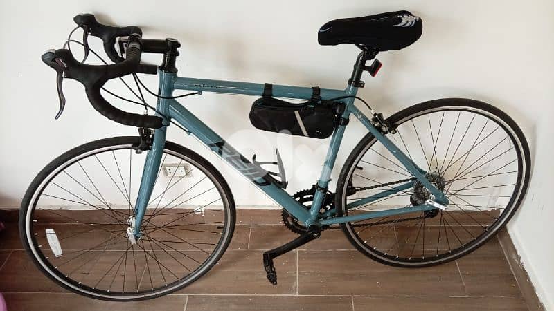 reid road bike  like new 0