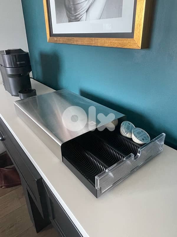 Nespresso Vertuo machine + dispenser 0