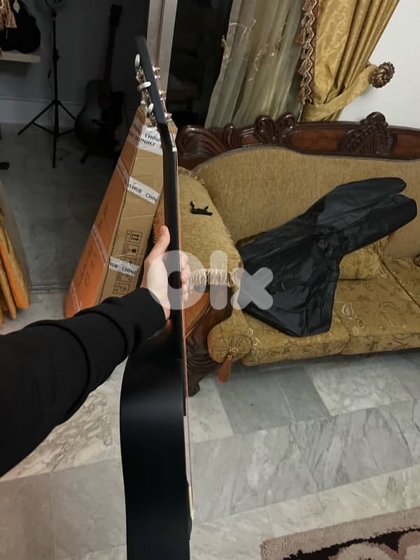 ACOUSTIC GUITAR 3
