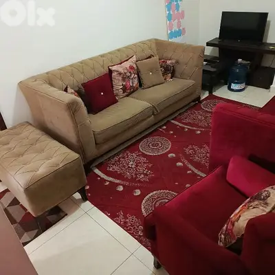 صالون بحالة جيد  وطاولة تلفاز 100$
