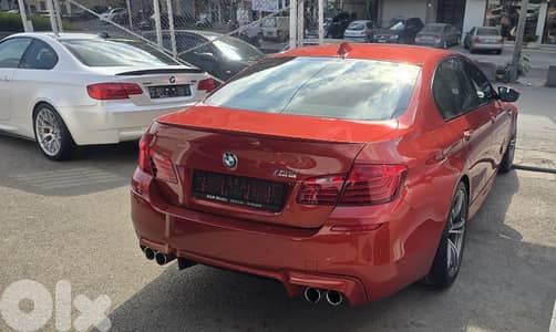 BMW M5 2014 full options  clean carfax