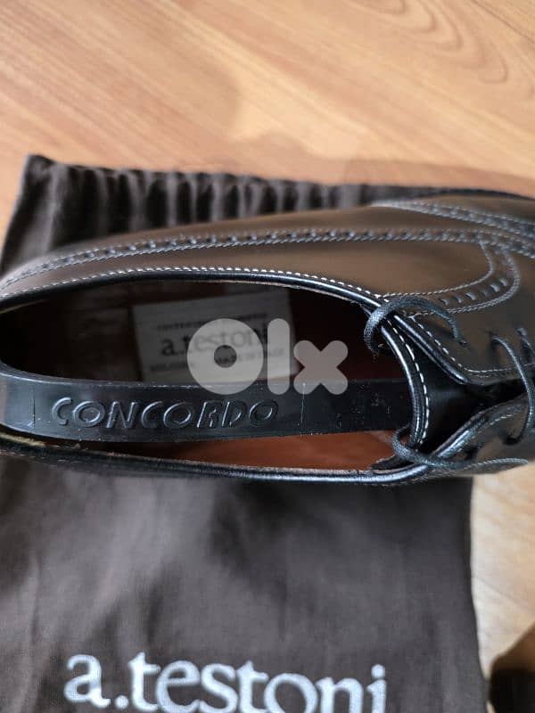 A. Testoni classic shoes size 41 1