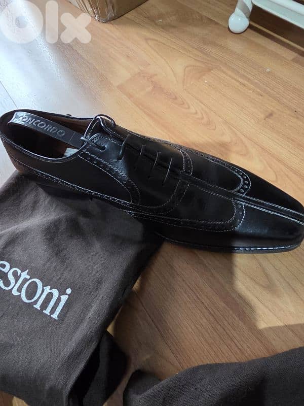 A. Testoni classic shoes size 41 2