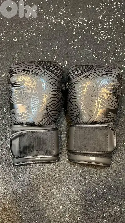 venum gloves