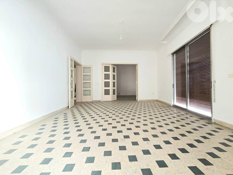 RA25-4621 Renovated Apartment 250 m² for Rent – Ras Nabeh 0