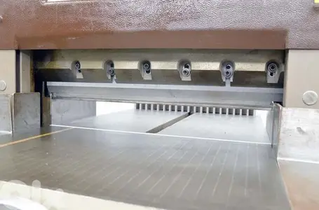 brand diamond  it cuts carton and paper 220 v