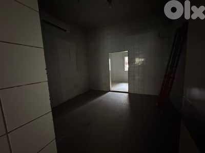 COMMERCIAL SHOP FOR RENT IN HAMRA PRIME | HAMR-347