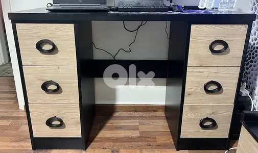 desk with drawers