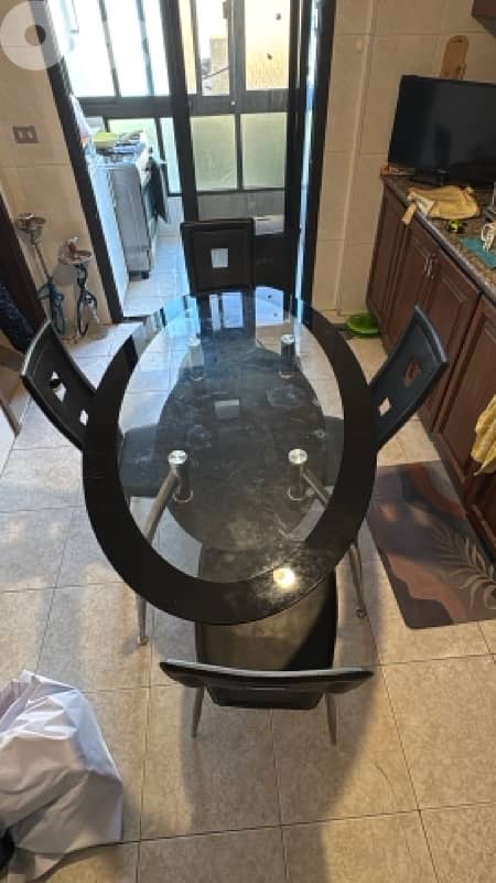 Dinning table 0