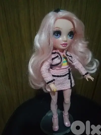BELLA PARKER RAINBOW HIGH OMG Great doll+her own complete wears+shoes.