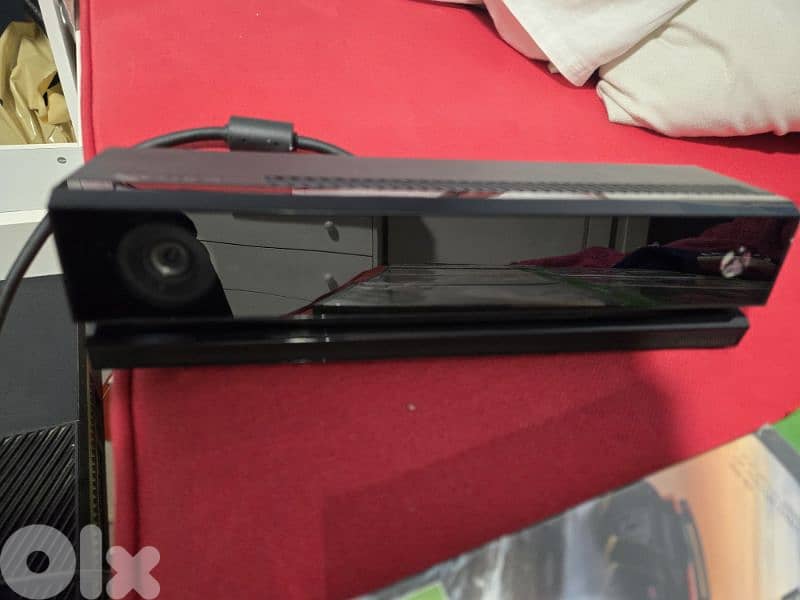 xbox one with full set (original camera, wheel and pedals) and 9 games 4