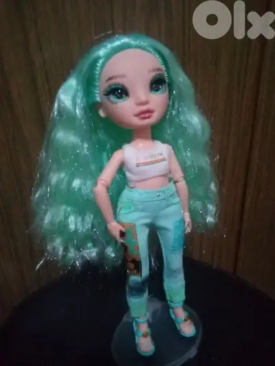 MINT RAINBOW HIGH Posable Great doll+her own brand tag outfit+shoes