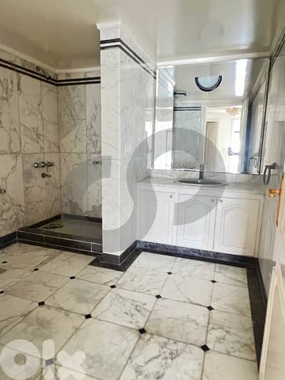 Sea view-living space In Ramlet el Bayda/رملة البيضاء REF#UK130899