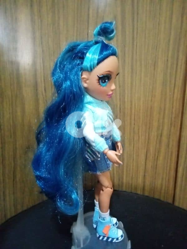 SKYLER BRADSHAW JUNIOR/smaller RAINBOW HIGH posable great doll=37$ 2