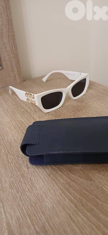 sunglass 0