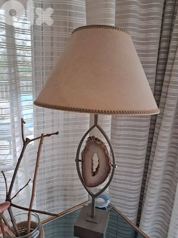 lamp with valve stone 0