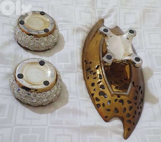 Golden Cake plate or fruit basket and 2 Ashtrey  13$ beyrout ashrafiye 5