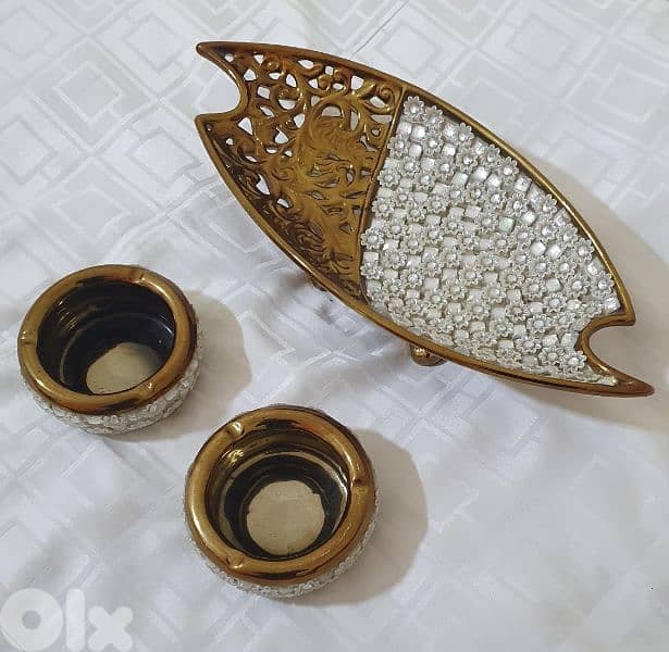 Golden Cake plate or fruit basket and 2 Ashtrey  13$ beyrout ashrafiye 6