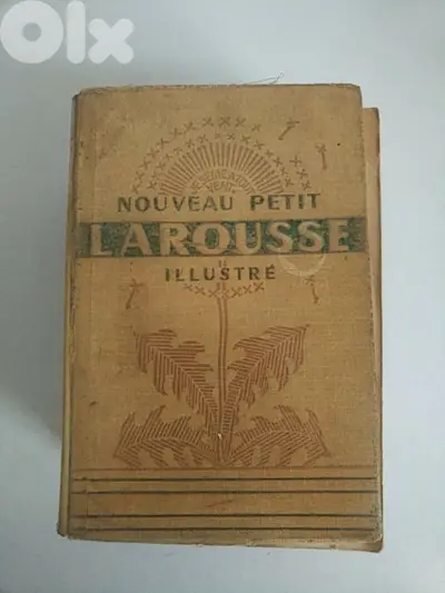 Very old book Petit Larousse illustré - Not Negotiable