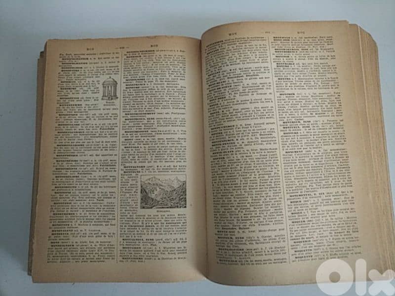 Very old book Petit Larousse illustré - Not Negotiable 2