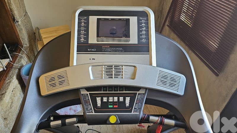 Meili Heavy-Duty Treadmill – 200kg Capacity – Like New/Barely Used 3